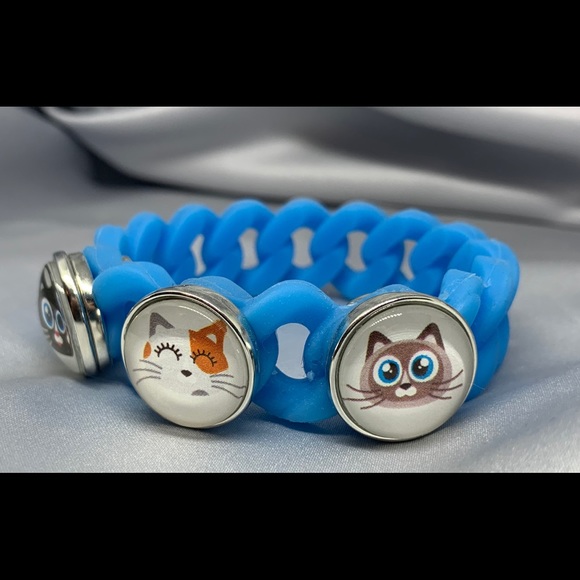 🐾Kitty Cat 3 Charm Silicone Band-Oh Snap! Button - Picture 3 of 4